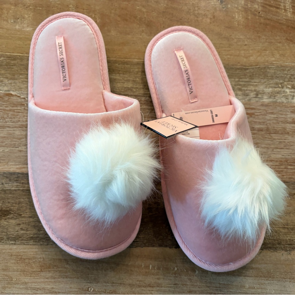 Victoria's Secret Women’s Pom Pom Slip On Slippers Pink White, Size Medium 7-8